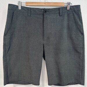 Travis Mathew Grey Golf Shorts Mens Size 34 with 10.25" Inseam 4 Pockets Stretch